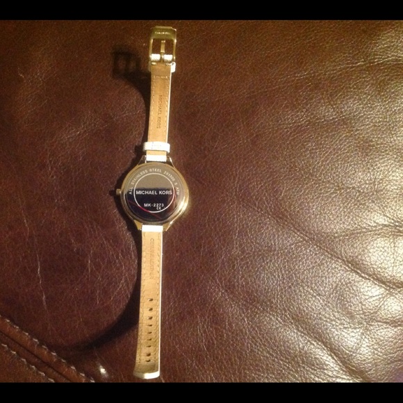 Michael Kors Slim Runway Watch - Picture 2 of 10